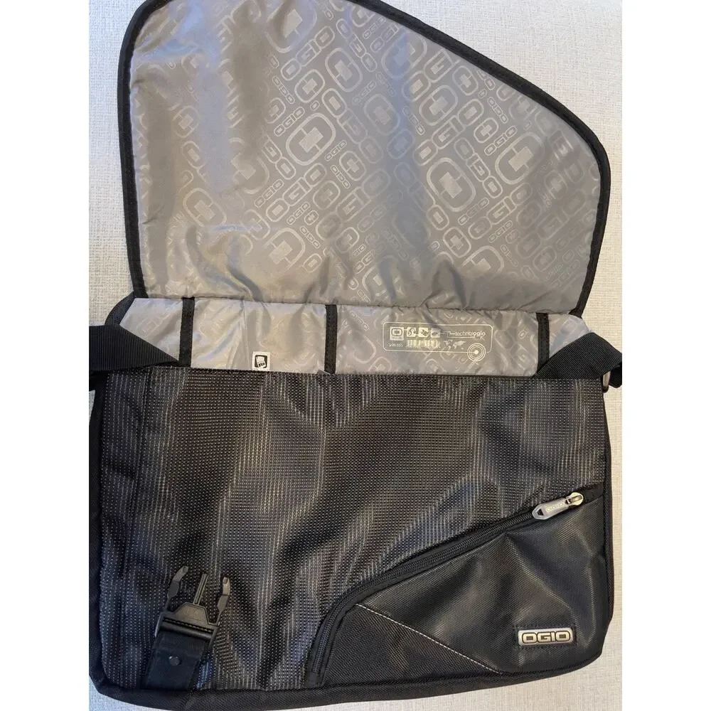 OGIO Voyager Messenger Bag Black NWOT Padded Laptop Crossbody Briefcase 17